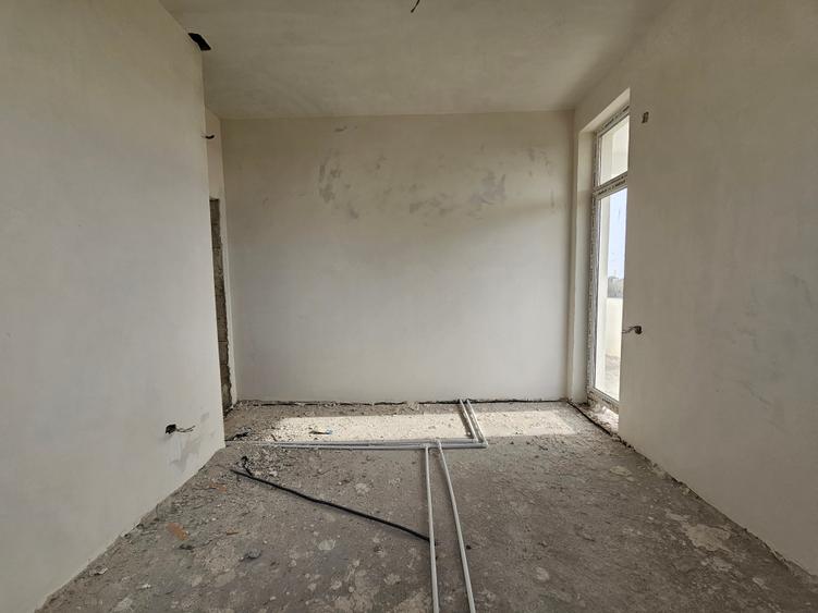 Apartament cu 3 camere decomandat în Km 5