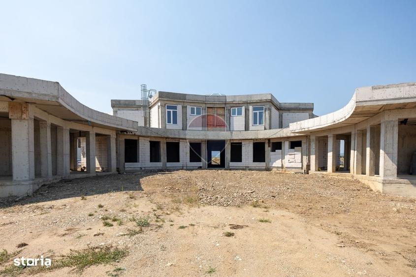 Spațiu comercial, de 2,439 mp, în Central