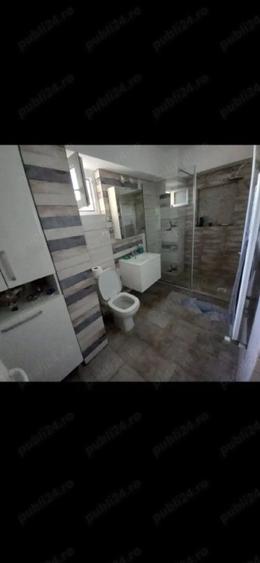 Apartament cu 3 camere decomandat în Rovine