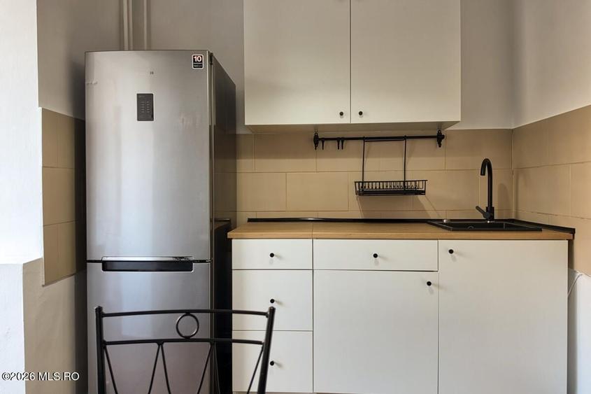 Apartament cu 2 camere decomandat, mobilat în Aradului