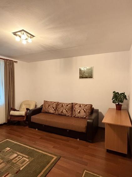 Garsonieră decomandată în Central