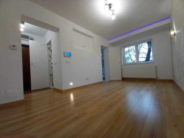 Garsonieră decomandată în Gară