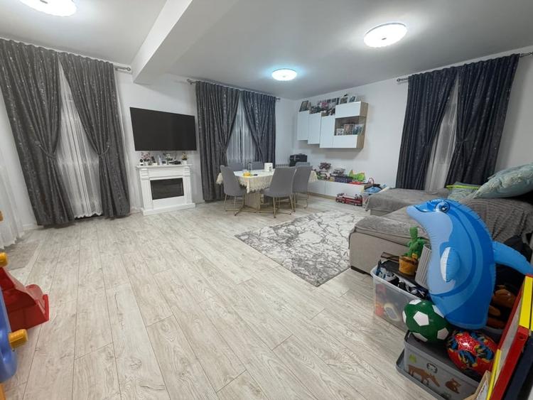 Casă individuală cu 4 camere cu Canalizare în Exterior Vest