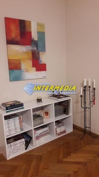 Casă individuală cu 3 camere cu Canalizare în Central