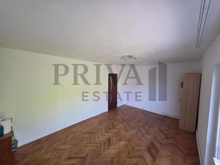 Apartament cu 3 camere decomandat, mobilat în Girocului