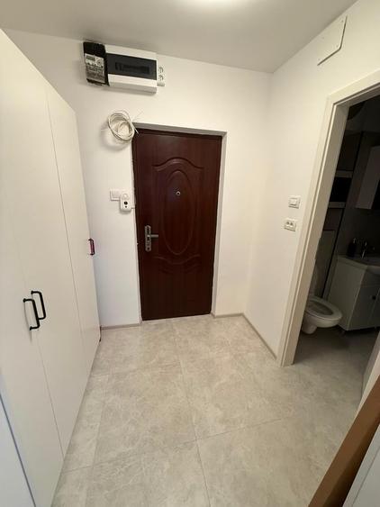 Garsonieră semidecomandată în Titan