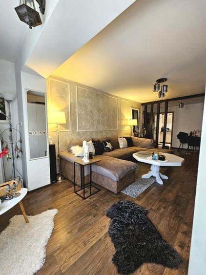 Apartament cu 3 camere decomandat, mobilat în Cetate