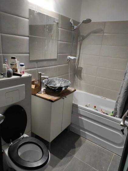 Apartament cu 2 camere semidecomandat în Costin Georgian