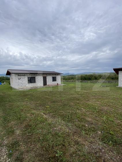 Casă cu 3 camere cu Teren 1500 Mp în Dumitra