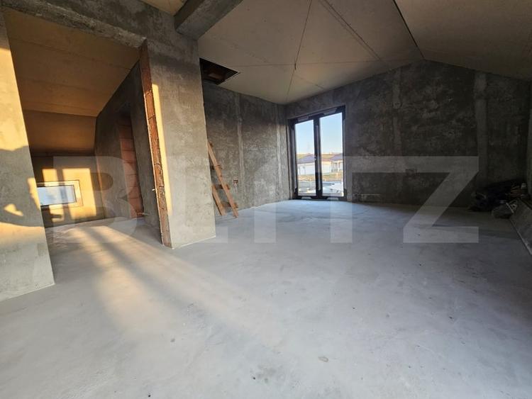 Casă individuală cu 4 camere cu Teren 800 Mp în Șimnicu de Sus