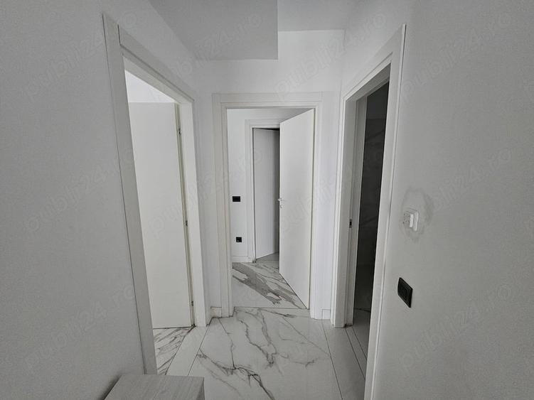 Apartament cu 3 camere decomandat în Exterior Vest