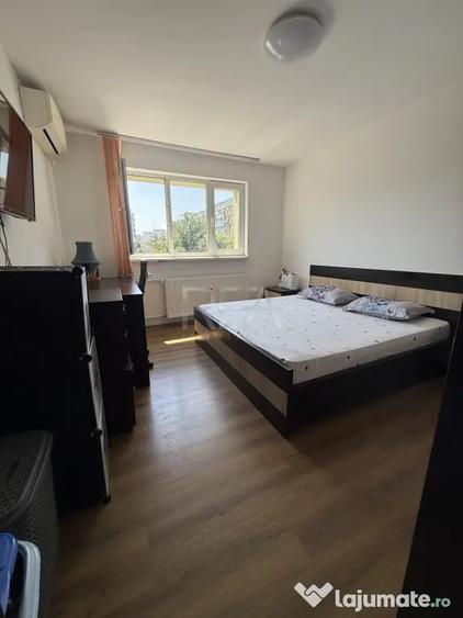 Apartament cu 4 camere semidecomandat în Drumul Taberei