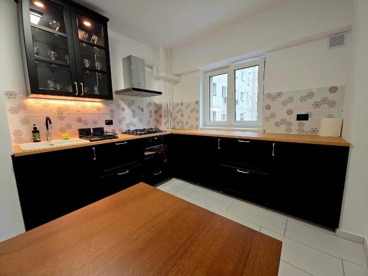 Apartament cu 2 camere semidecomandat, mobilat în Crângași