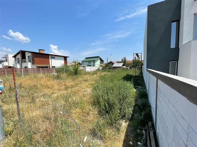 Teren intravilan de 529 mp, în Vest
