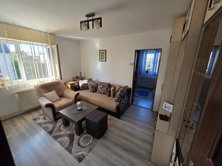 Apartament cu 2 camere nedecomandat în Petru Rareș