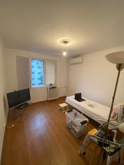 Apartament cu 3 camere decomandat în Dristor