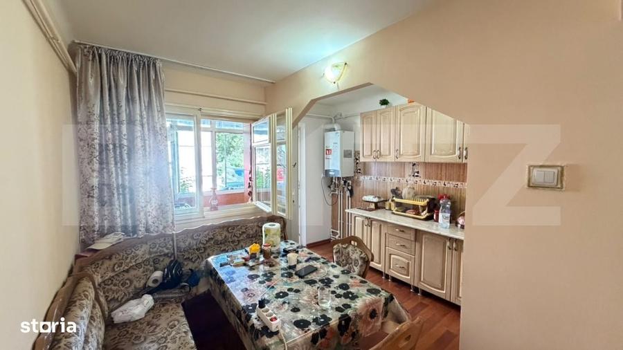 Apartament cu 3 camere semidecomandat în Central