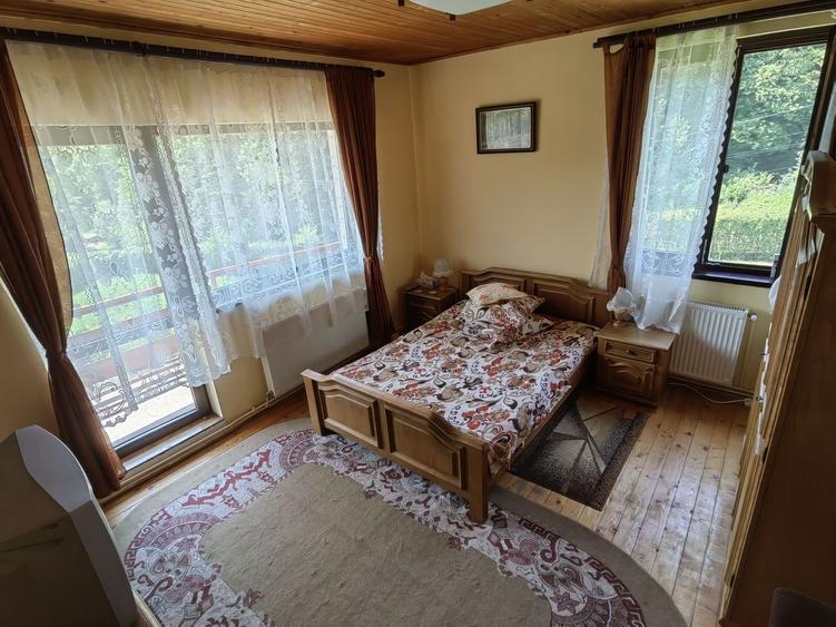 Casă individuală cu 4 camere cu Canalizare în Vâlcele
