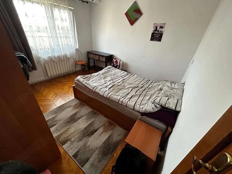 Apartament cu 3 camere decomandat în Soarelui