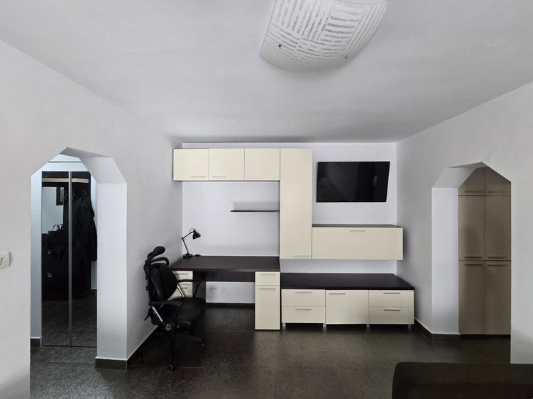 Apartament cu 2 camere semidecomandat în Tomis II