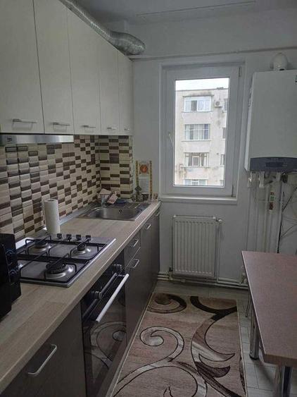 Apartament cu 2 camere semidecomandat, mobilat în Mircea cel Bătrân