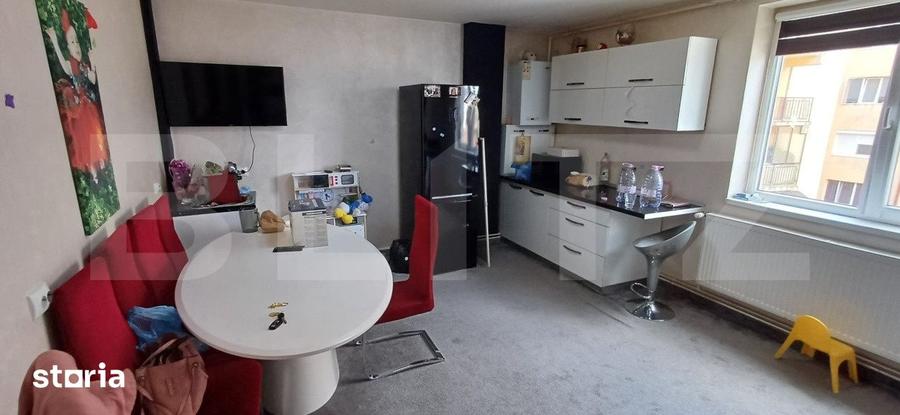Apartament cu 3 camere decomandat în Central