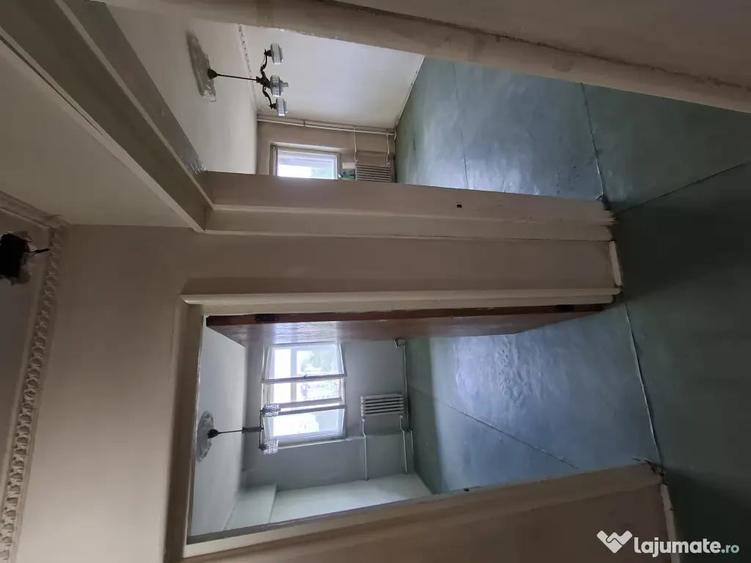 Apartament cu 3 camere decomandat în Drumul Taberei