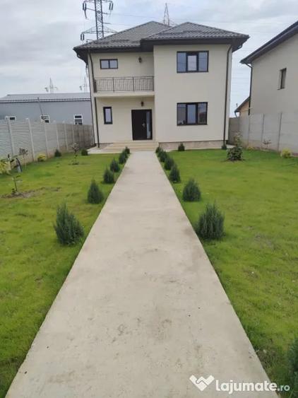 Casă cu 7 camere cu Teren 456 Mp în Malu Mare