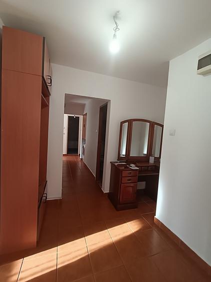 Apartament cu 3 camere decomandat, mobilat în Dristor