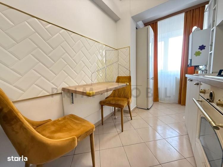 Apartament cu 2 camere decomandat în Hala Centrală