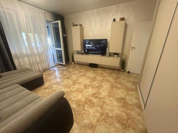 Apartament cu 2 camere decomandat în Berceni