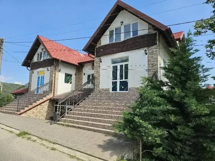Spațiu comercial, de 705 mp, în Săpoca
