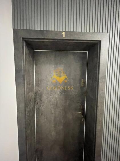 Apartament cu 7 camere semidecomandat în Sud
