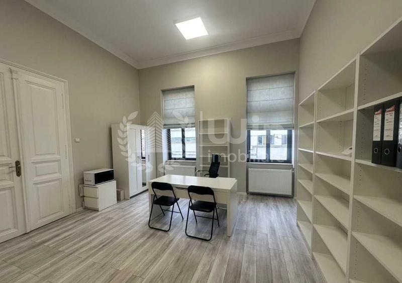 Apartament cu 2 camere semidecomandat, mobilat în Central — fotografia 1