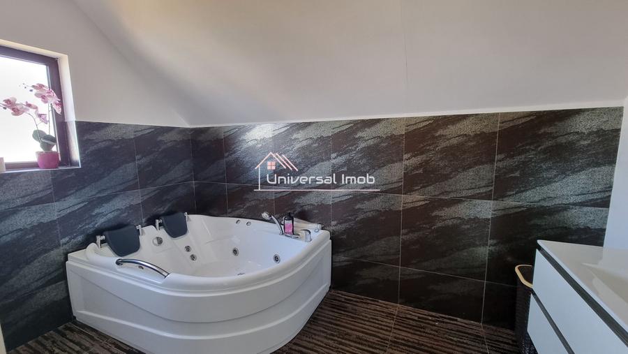 Casă individuală cu 4 camere cu Canalizare în Corușu