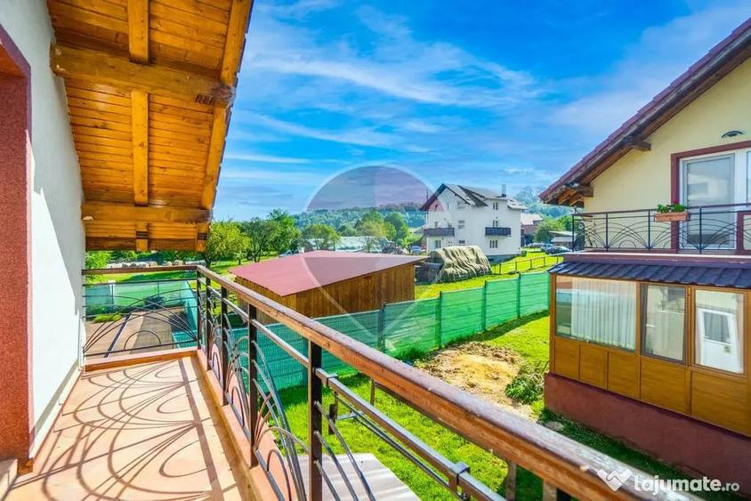 Casă cu 4 camere cu Teren 179 Mp în Central