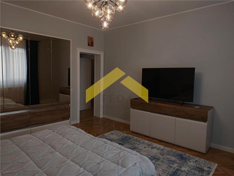 Apartament cu 4 camere decomandat în Ultracentral