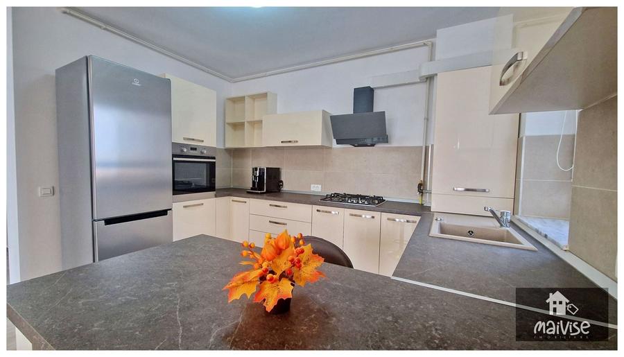 Apartament cu 2 camere decomandat, mobilat în Tractorul