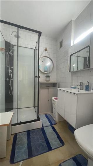 Apartament cu 2 camere semidecomandat, mobilat în Pajura