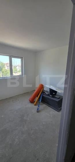 Apartament cu 3 camere, 61 mp utili, zona Micro 11 - 5