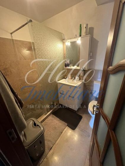 Apartament cu 3 camere semidecomandat, mobilat în Florești