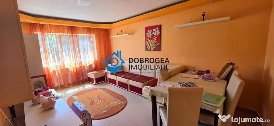 Apartament cu 3 camere decomandat în E3