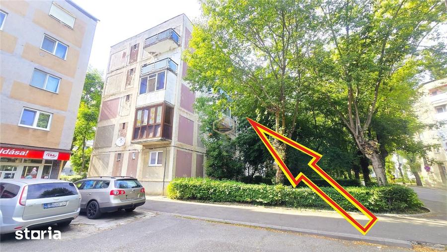 Apartament cu 3 camere semidecomandat în Micro 16