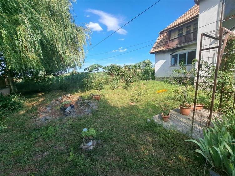 Casă individuală cu 3 camere cu Teren 1000 Mp în Sânlazăr