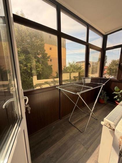 Apartament cu 3 camere decomandat, mobilat în Central