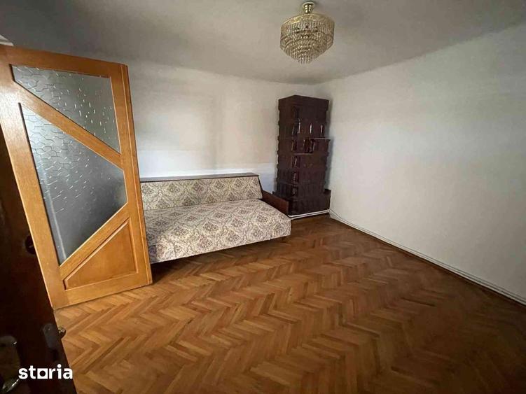 Casă cu 5 camere cu Teren 660 Mp în Central