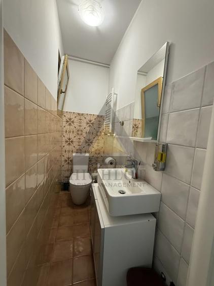 Duplex cu 7 camere cu Canalizare în Iancu Nicolae