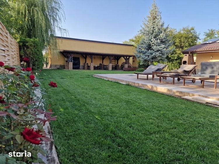 Casă cu 10 camere cu Teren 3000 Mp în Central