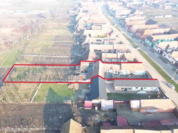 Casă cu 3 camere cu Teren 1418 Mp în Brateiu