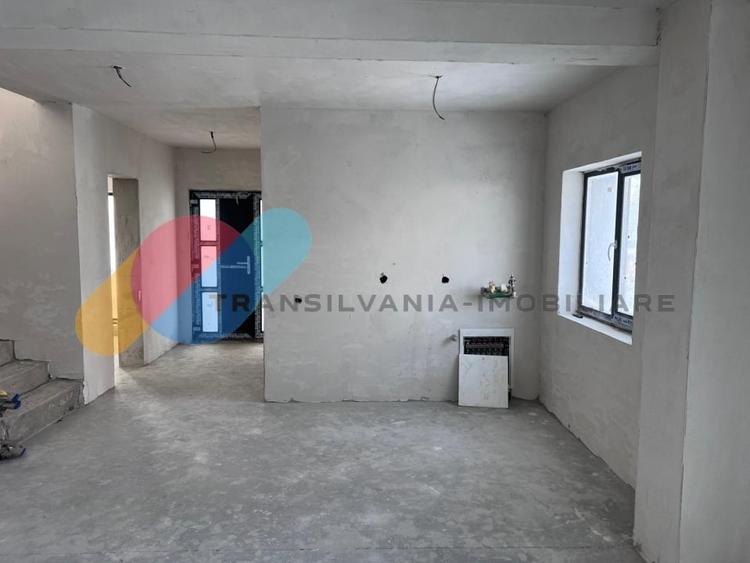 Casă individuală cu 4 camere cu Canalizare în Sânnicoară